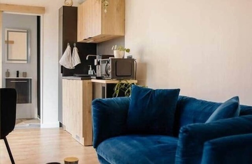 Pance House | Lodge with pool access