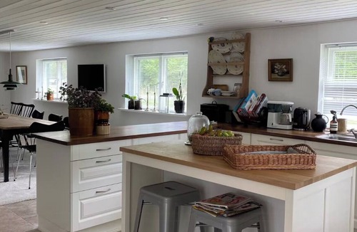 Hadsten House | Lodge with private lake near Bidstrup Forest