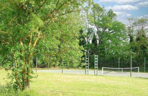 Azille House | Lodge with private pool surrounded by vineyards