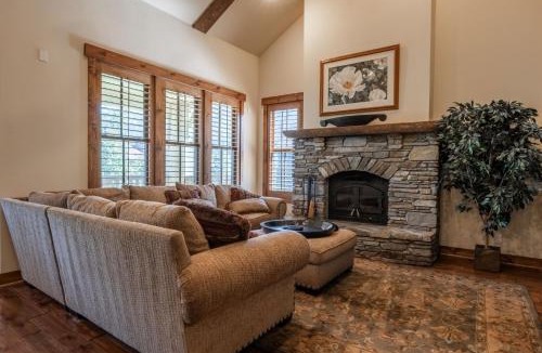 Mammoth Lakes House | Lodges 1112 - 3 Bed townhome with Loft