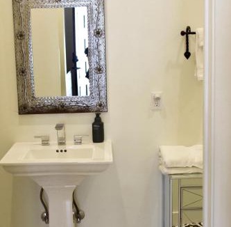 Mason House | Lodges Combined Suite on the Mason Tx Square