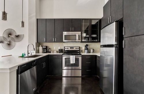 Texas Medical Center Apartment | Lodgeur | Designer loft-style 1BR | Med Center