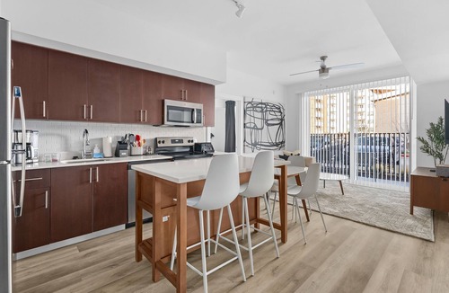 Denton Apartment | Lodgeur | Modern 2BR w/open living | Denton