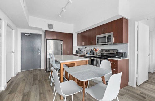 Denton Apartment | Lodgeur | Modern 2BR w/open living | Denton