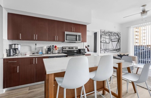 Denton Apartment | Lodgeur | Modern 2BR w/open living | Denton