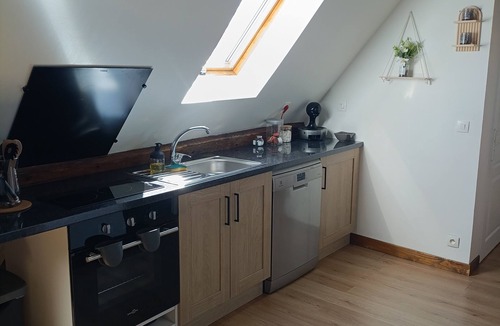 Chateauneuf-en-Thymerais Apartment | Lodging Downtown Châteauneuf-en-Thymerais