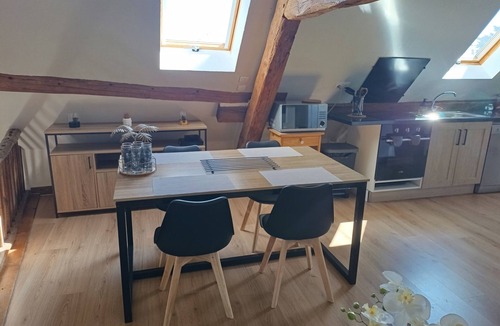 Chateauneuf-en-Thymerais Apartment | Lodging Downtown Châteauneuf-en-Thymerais