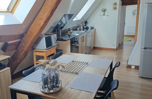 Chateauneuf-en-Thymerais Apartment | Lodging Downtown Châteauneuf-en-Thymerais