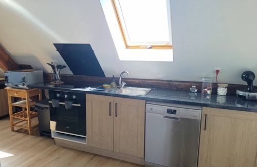 Chateauneuf-en-Thymerais Apartment | Lodging Downtown Châteauneuf-en-Thymerais