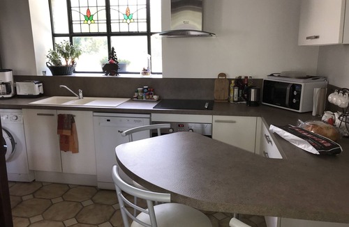 Saint-Sever-de-Saintonge Cottage | Lodging in park, located between Saintes and Cognac