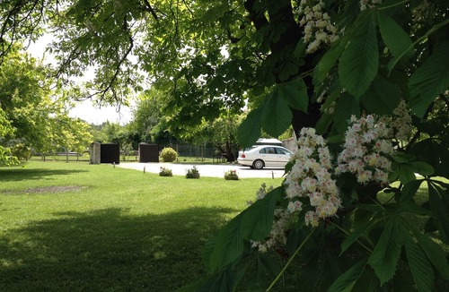 Saint-Sever-de-Saintonge Cottage | Lodging in park, located between Saintes and Cognac