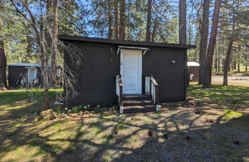 Tulelake RV Rental | Lodging 4 B, Two twins, full kitchen