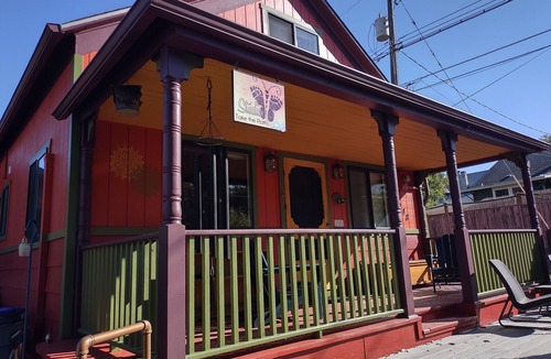Historic Railroad District House | Lodging and Art Gallery-Charming Space Next to Everything, Walk Anywhere!