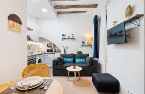 Barceloneta Apartment | Lodging Apartments Almirall Beach B2