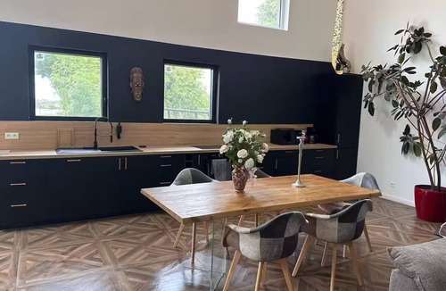 Emanville House | Lodging at l'amoureux stud farm
