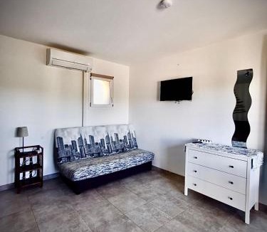 Saint-Jean-de-Fos Apartment | Lodging Au Milieu des Vignes & des Étoiles