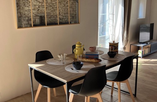 Bellevigne-en-Layon Apartment | Lodging - Town center - Bellevigne en layon