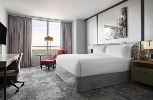 Rosemont Hotel | Loews Chicago O'Hare Hotel