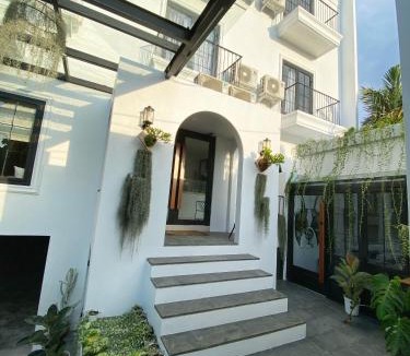 Tanjung Duren Utara House | Loewys Home Tanjung Duren Jakarta Barat