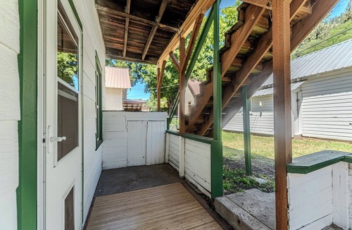 Alberton Apartment | Lofi Girl Book Lover's Nook- 2BD 1BATH A/C Washer/Dryer Full kitchen/fast WIFI