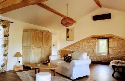 Lussan Apartment | Loft élégant au cœur de la campagne avec SPA privé
