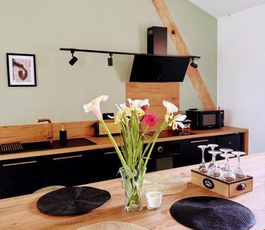 Lussan Apartment | Loft élégant au cœur de la campagne avec SPA privé