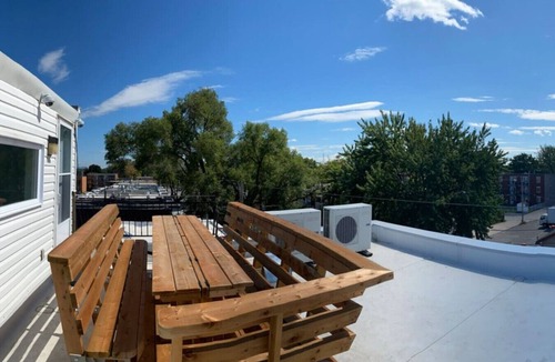 Bellerive Apartment | Loft 16 foot ceiling +mezzanine