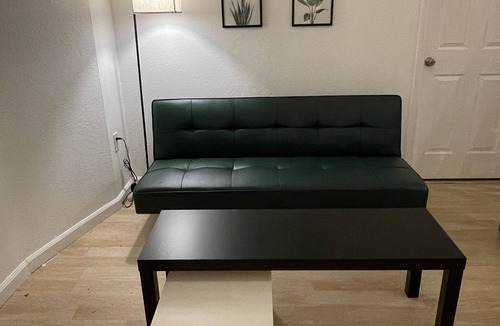 Belding Woods Apartment | Loft 1700B two blocks to Bart and Amtrak