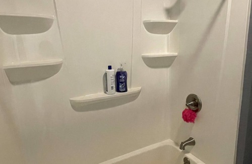 Belding Woods Apartment | Loft 1700B two blocks to Bart and Amtrak