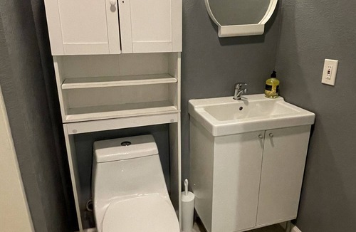 Belding Woods Apartment | Loft 1700B two blocks to Bart and Amtrak