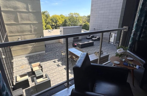 Lawrence Condo | Loft 309- Charming Jr 1 BR Condo
