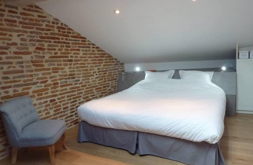 Toulouse City-Centre Apartment | Loft 4**** Place du Capitole, 60 m2 optional parking. High standing.