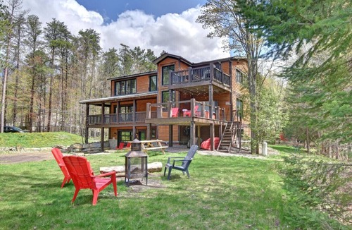 Cantley Apartment | Loft 5 | Hot Tub | Sleeps 4 | Dog Friendly | Lake