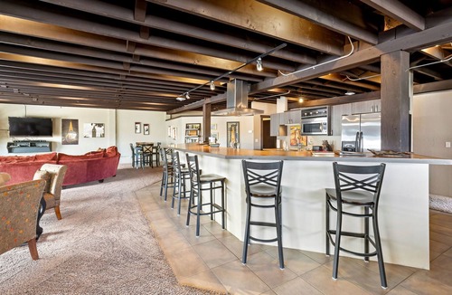Great Falls Apartment | Loft @ 5th & Wine