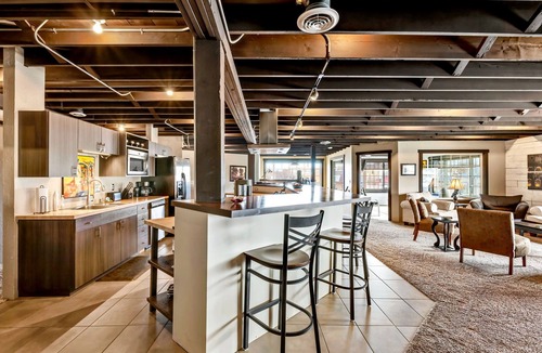 Great Falls Apartment | Loft @ 5th & Wine