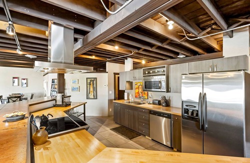 Great Falls Apartment | Loft @ 5th & Wine