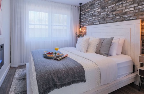 Saint-Faustin-Lac-Carre Apartment | Loft 879 Mont-Blanc view, 10 min Tremblant