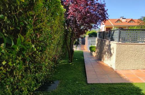 San Lorenzo de El Escorial Apartment | Loft Abantos - 120m2 más Terraza y Jardín Independiente