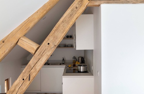Noisy-sur-Ecole House | Loft apartment with garden, 10-min walk to forest