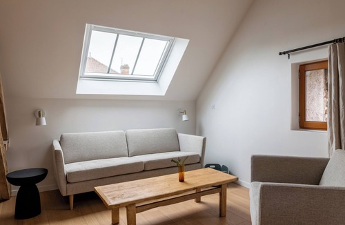 Noisy-sur-Ecole House | Loft apartment with garden, 10-min walk to forest