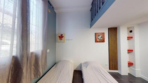 Stains Apartment | Loft at Porte de Paris