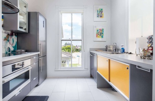 Macon Apartment | Loft Atelier: downtown luxury + easy parking