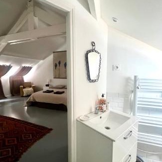 Ussel Apartment | Loft atelier quatre