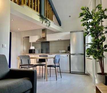 Moret-sur-Loing Apartment | Loft avec Mezzanine - Vue Loing - Commerces à pied