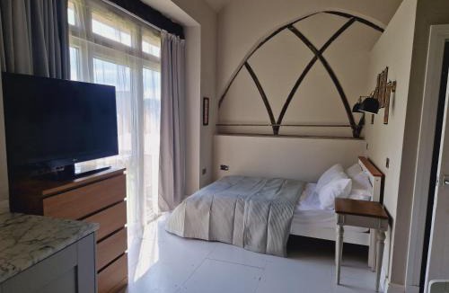 Heath and Reach Apartment | Loft Barn Apartment, sleeps 4