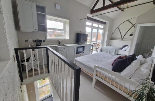 Heath and Reach Apartment | Loft Barn Apartment, sleeps 4
