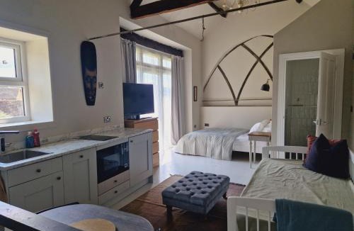 Heath and Reach Apartment | Loft Barn Apartment, sleeps 4