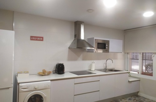 Cercadilla-Medina Azahara Apartment | LOFT BEGONIA CORDOBA STATION