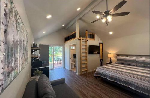 Fruitdale Apartment | Loft Cabin 2 - Rogue River Resort