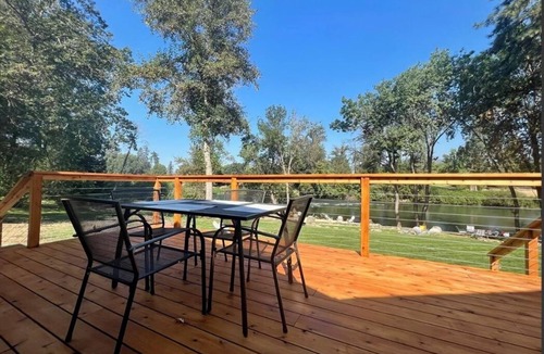 Fruitdale Cabin | Loft Cabin 3 - Rogue River Resort